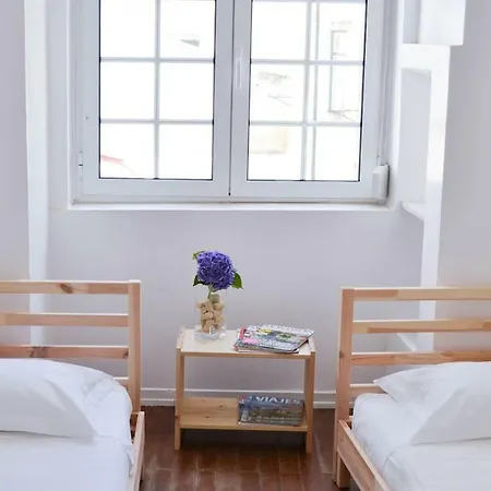 Family By The River Daire *