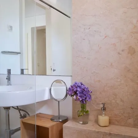 Family By The River * Lissabon